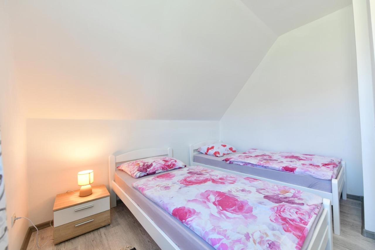 Kuca Za Odmor Roby Apartment Saborsko Bagian luar foto